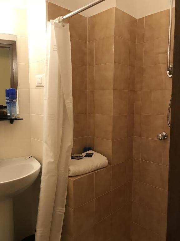Albergo Meuble Olivi Toscolano Maderno Exterior foto